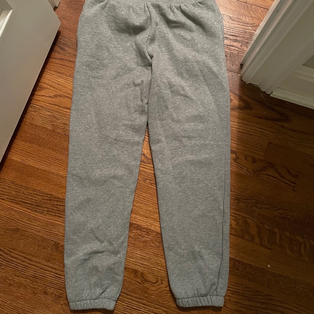 Simple grey sweatpants! - Picture 2 of 2